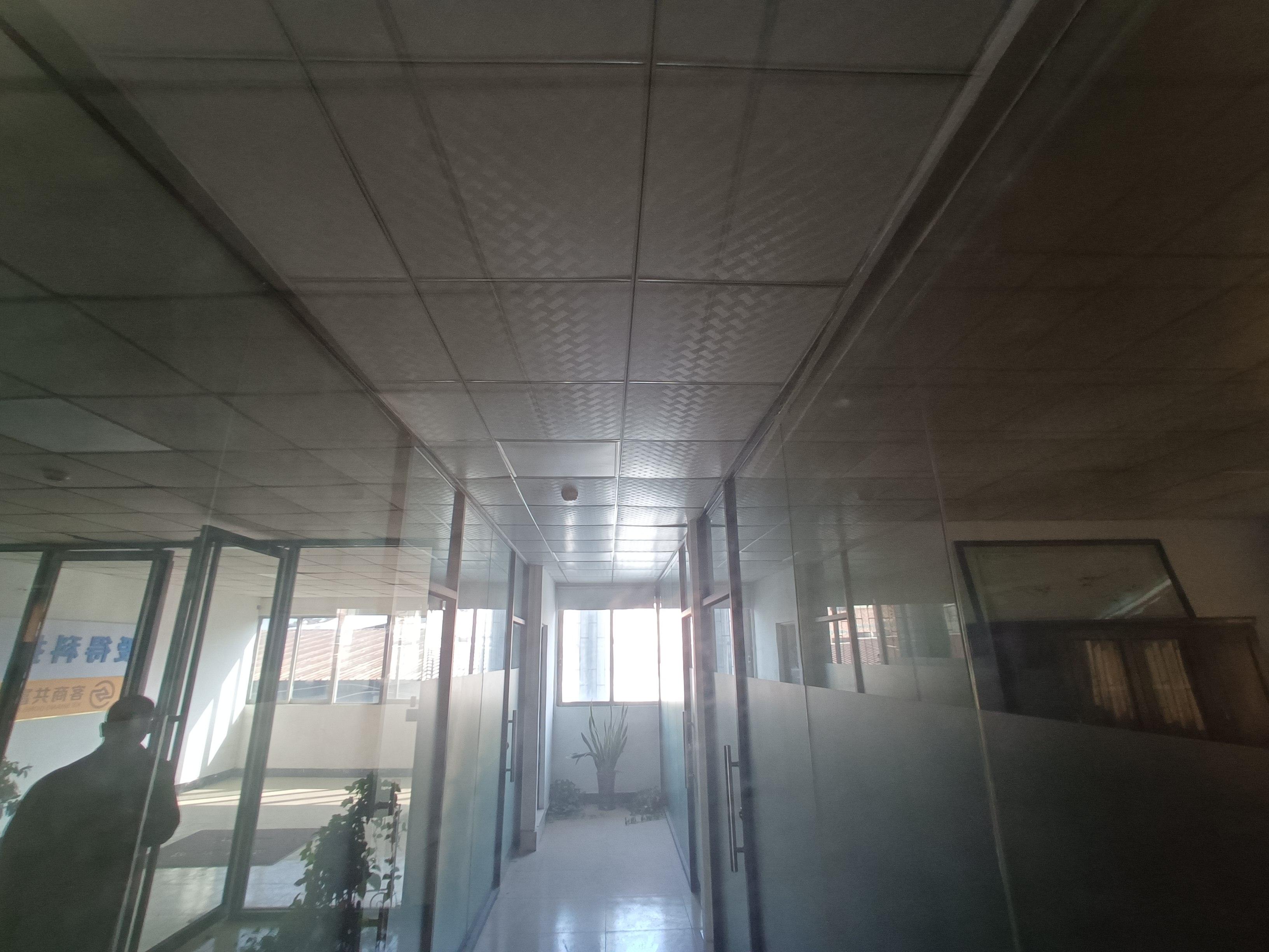 万江精装修二楼办公室出租，配套齐全