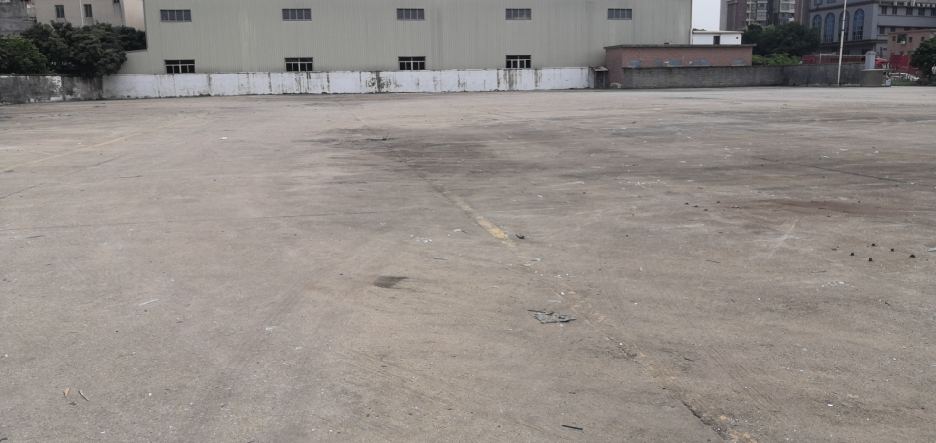 中堂大路边全硬化空地独门独院，适合停放车辆，堆放建材等多行业
