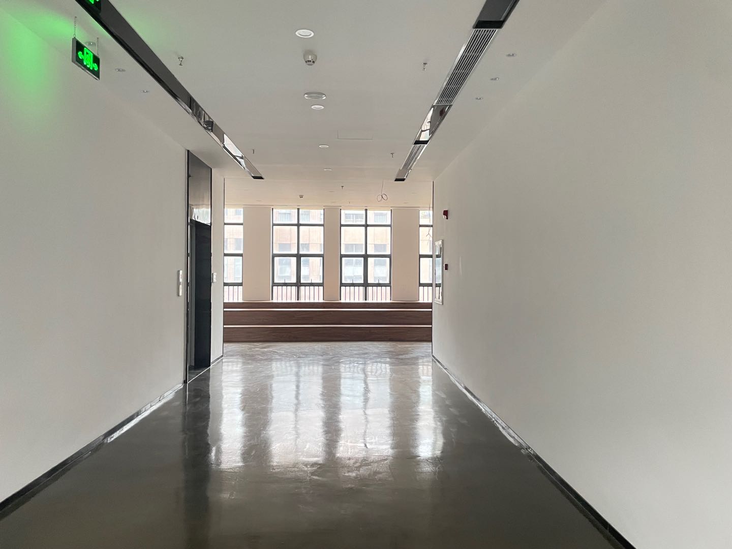 中山市三乡镇原房东写字楼出租，精装修带家具。