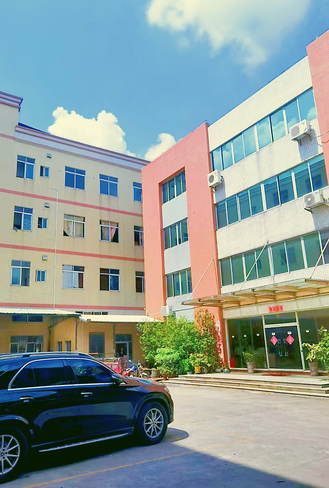 顺德区勒流镇银城社区新出简装修办公楼