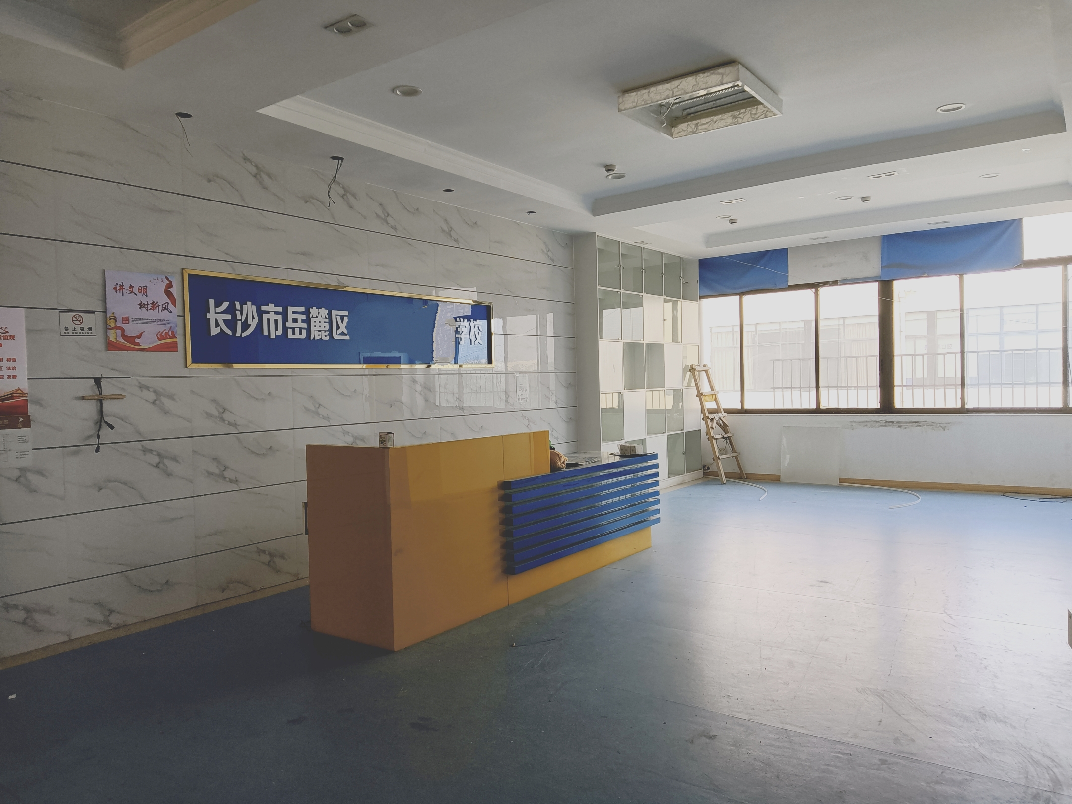 长沙市岳麓区2360方场地出租适合培训电商周边氛围好可以分租