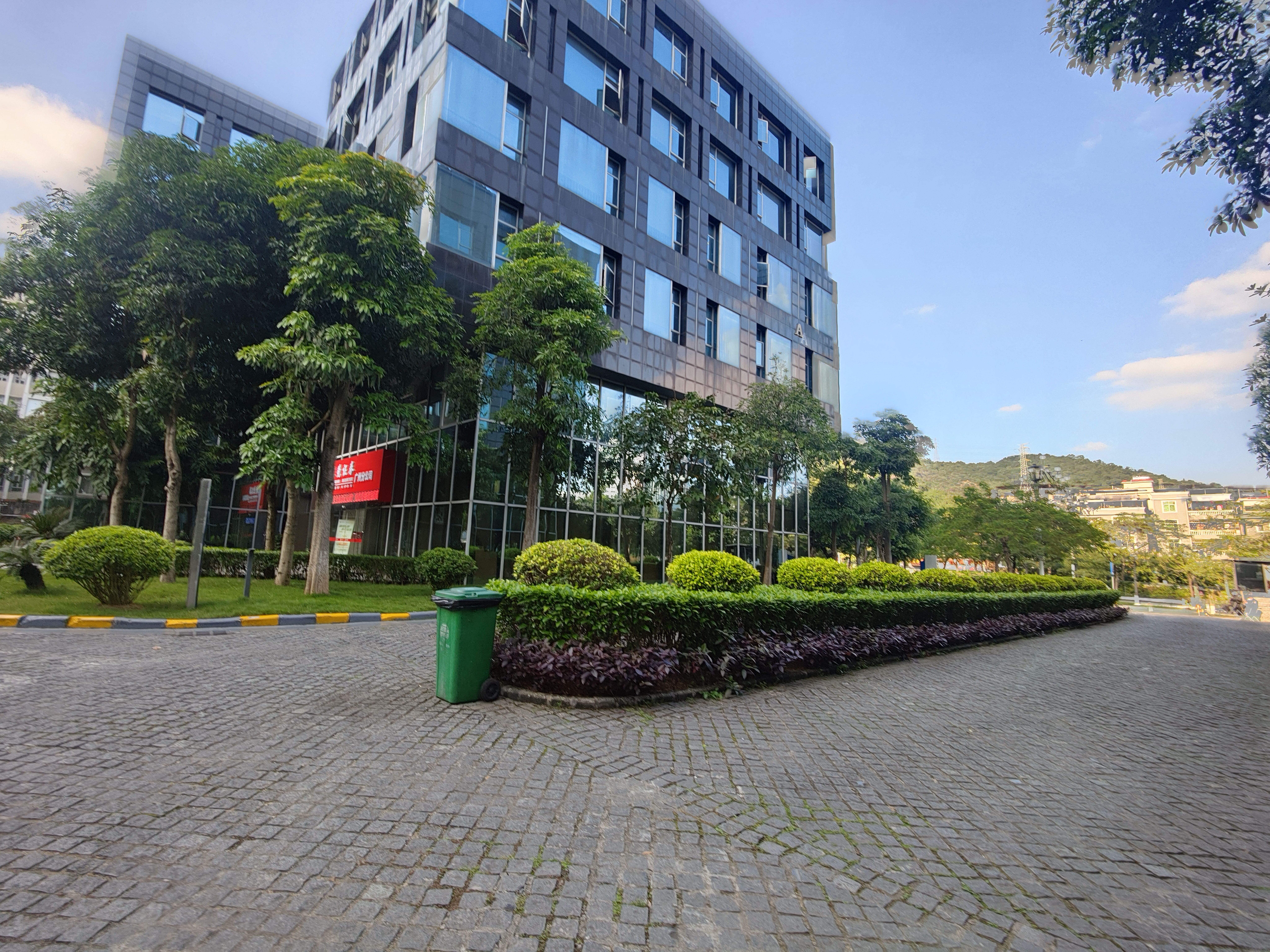 黄埔科学城地铁附近新出160精装修带家具办公室招商中，可以分