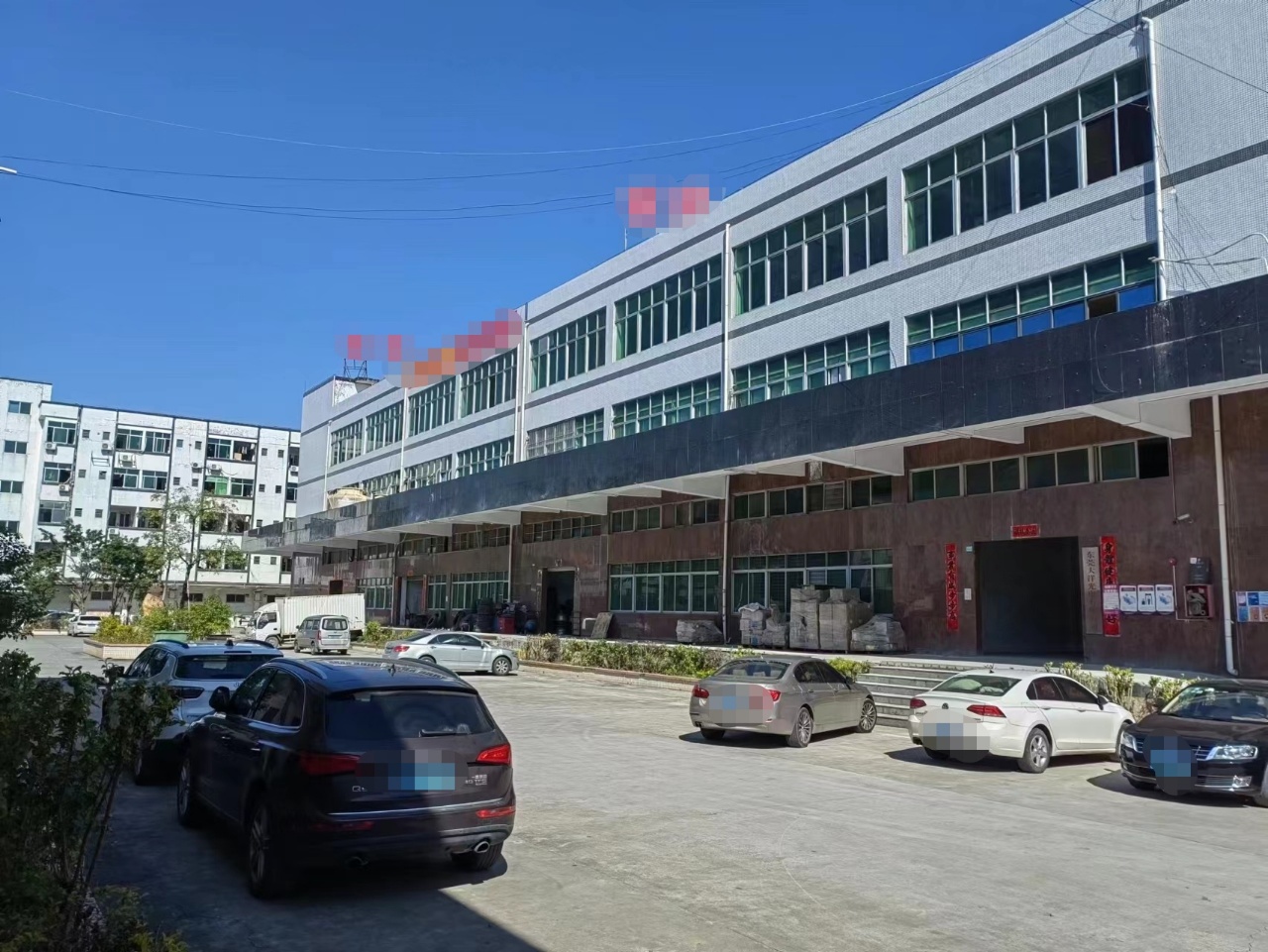 常平镇新出现成精装修标准厂房2楼2200平全新地坪漆厂房形好