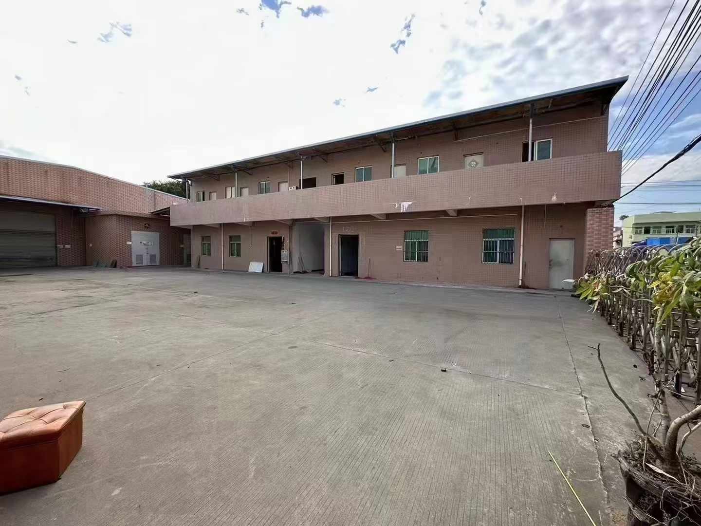 原房东单一层独院厂房4350平，电按需，空地大，合同长