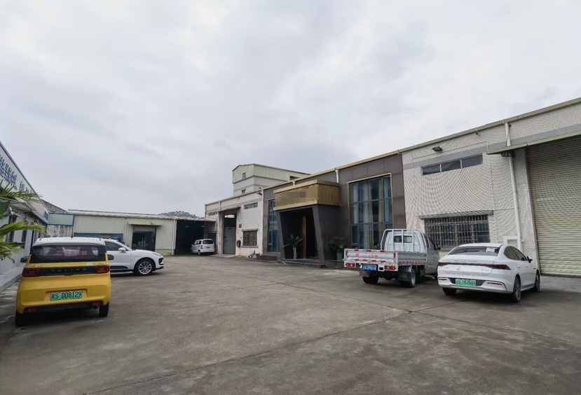 急租，原房东单一层独院2460平方，现成装修