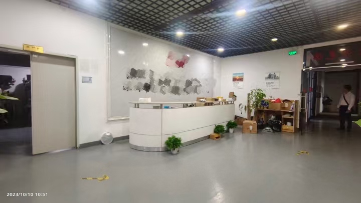 龙华大浪原房东工业园整层1300㎡带精装修标准厂房招租