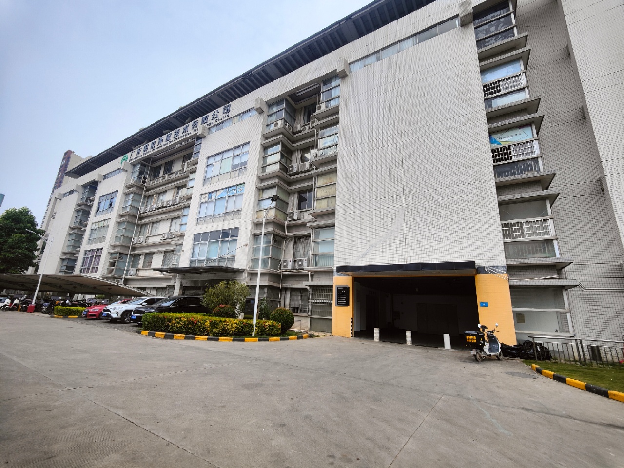 东莞清溪镇中心区国有双证独院占地面积12亩，业主诚意出售