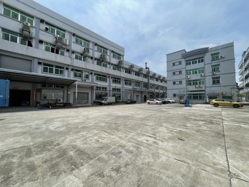 常平靠高速口工业园分租二楼3000平方带精装修办公室好招工