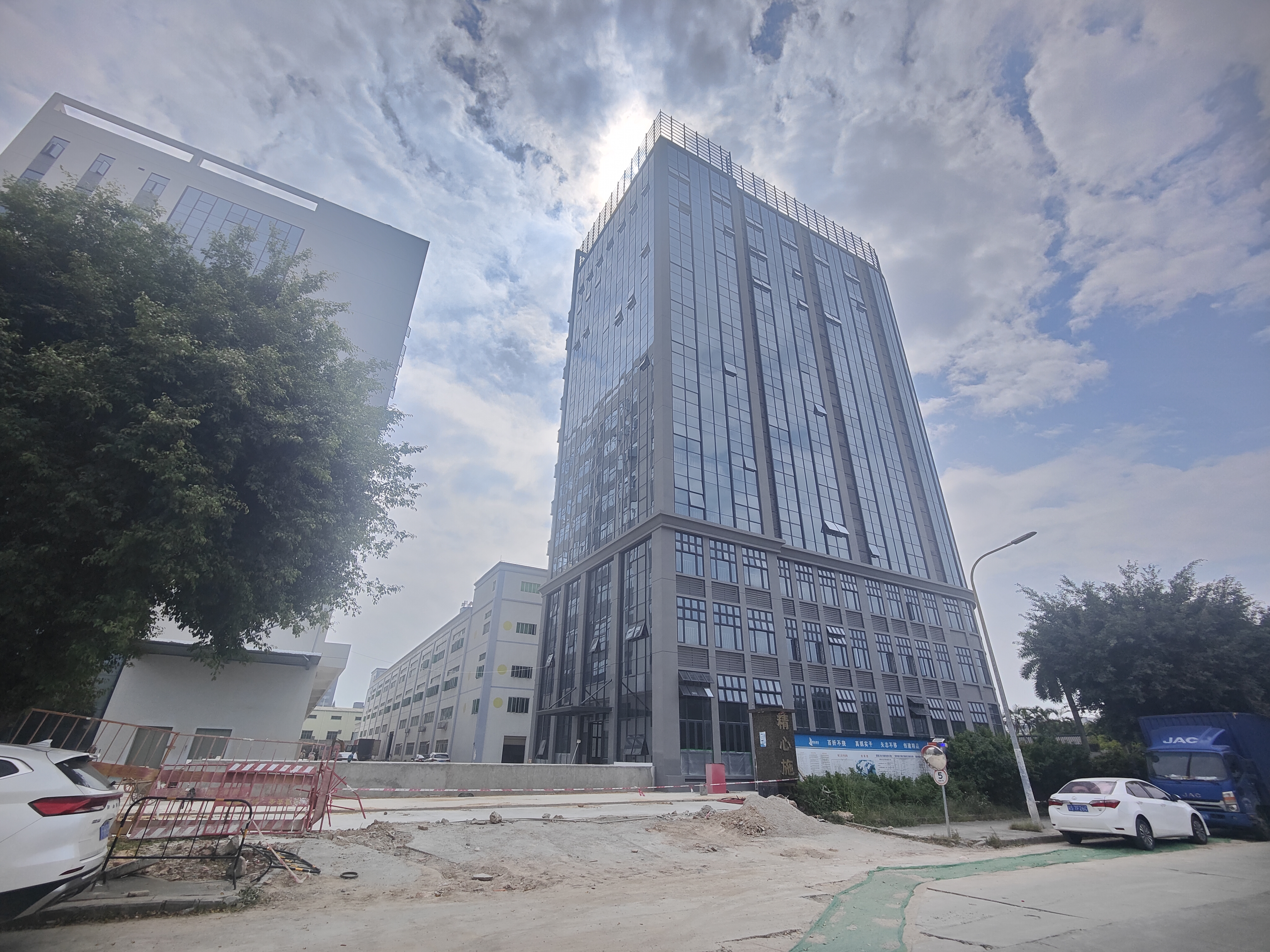 横沥镇原房东整层写字楼800平方招租形象好