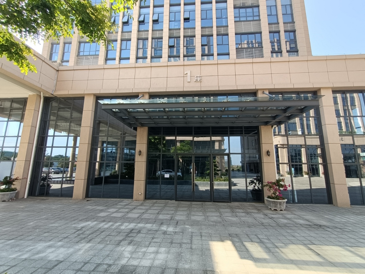 中山市翠亨新区马鞍岛写字楼办公室100平方出租现成装修