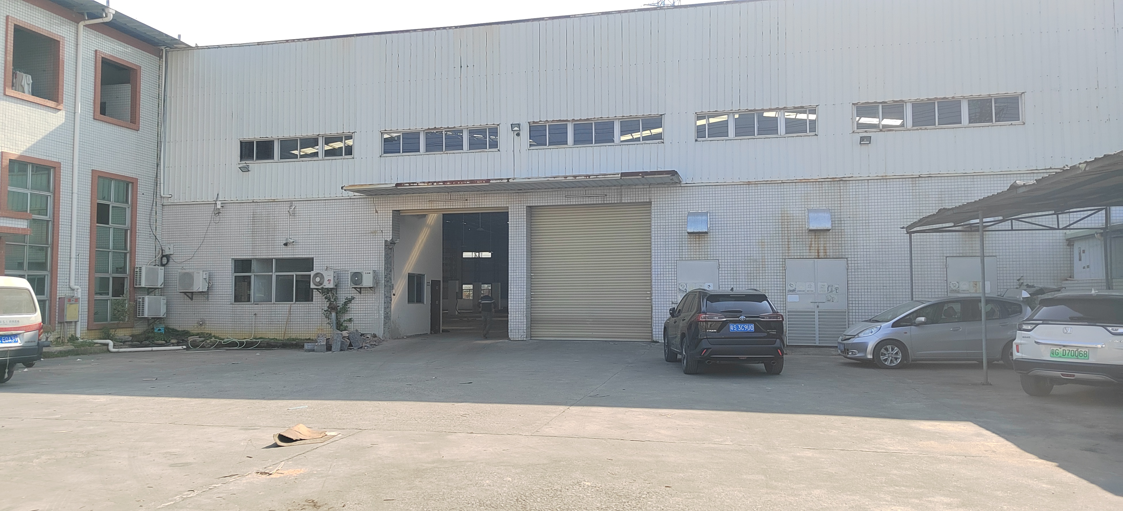 东莞市寮步镇新出原房东2000单一层独院厂房16元出租。