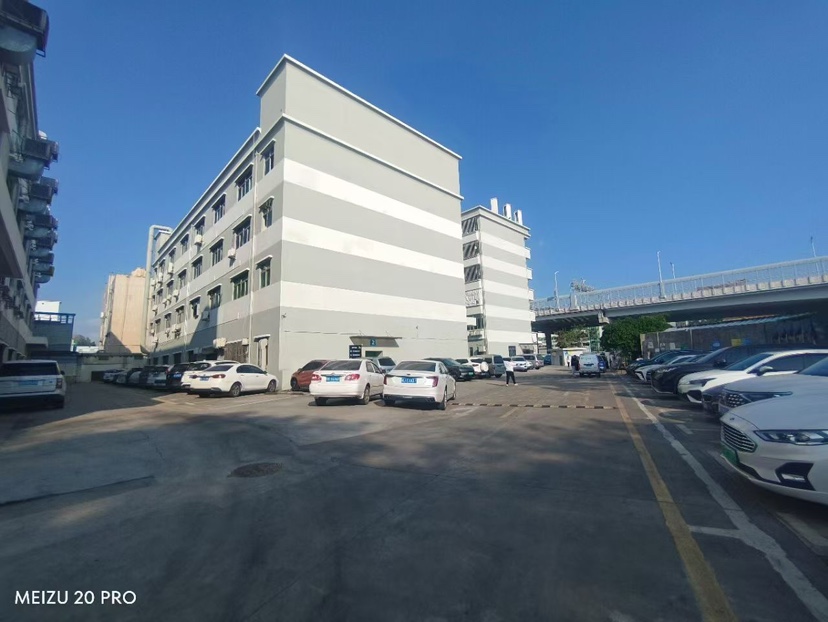 西丽靠近西乡1楼1000平厂房出租租金45元用电直供自带阁楼