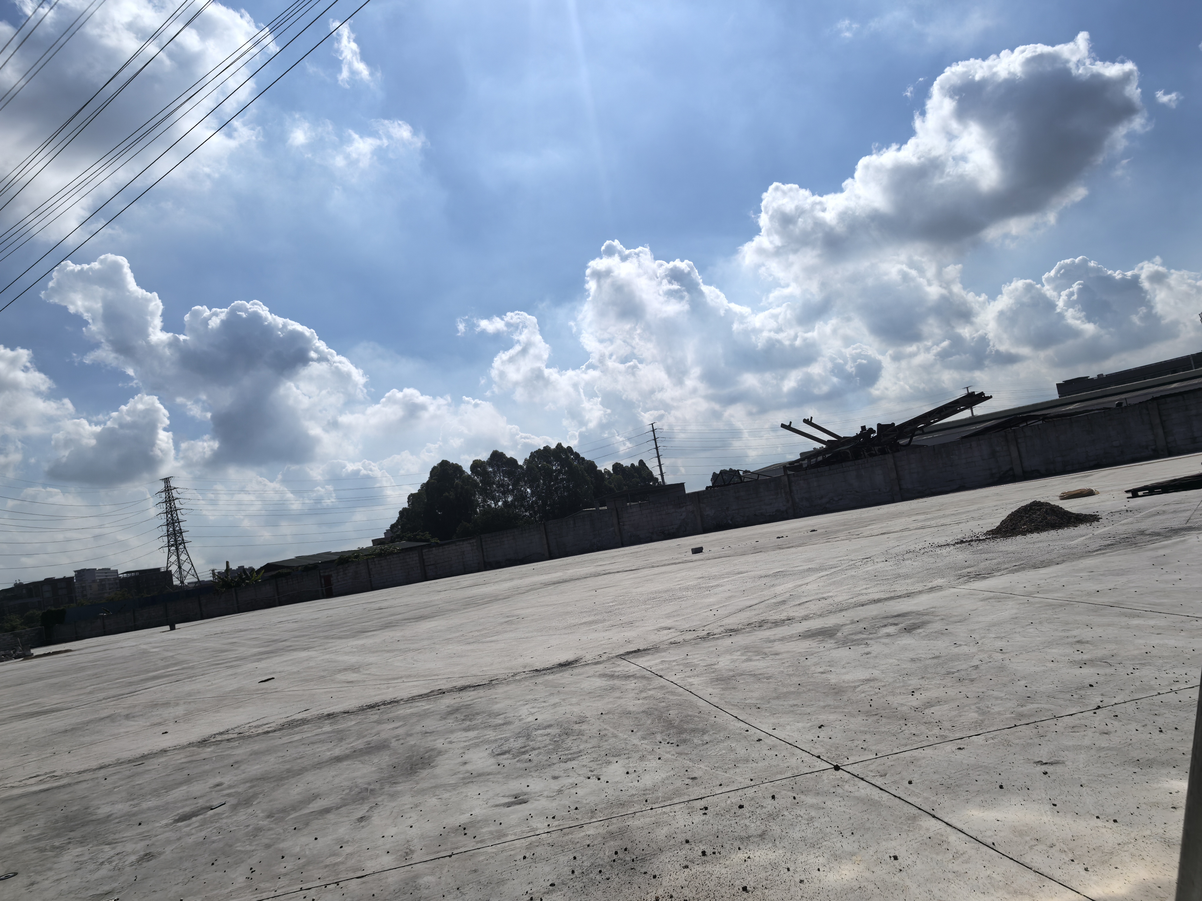 原房东全新硬化独院空地，工业用地，好进大车，水电通