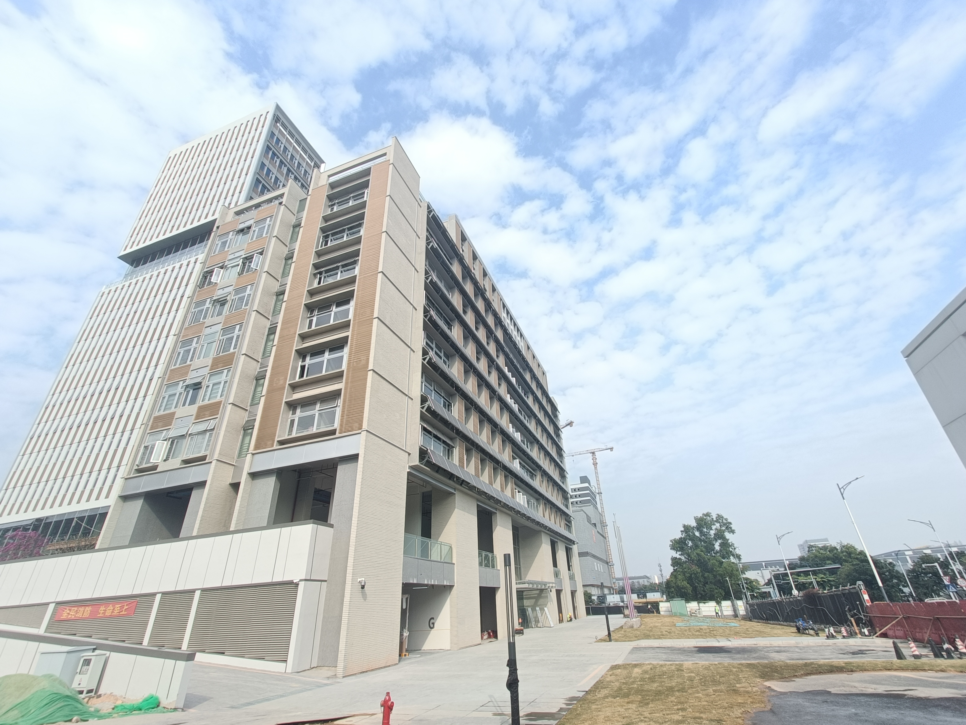 深圳坪山央企中建开发直租1310平地铁口红本
