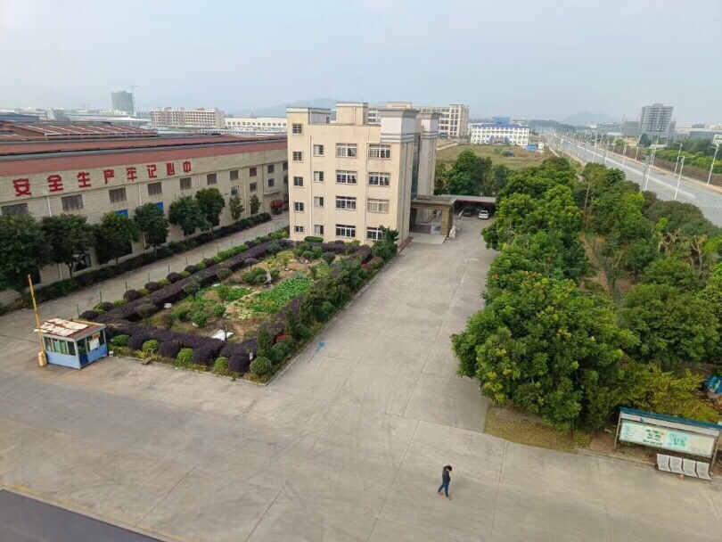 18000平空地免费使用仓库厂房出租