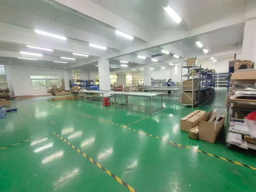 大浪地铁口科技园新出靓房750平建筑面积出租豪华装修水电齐全
