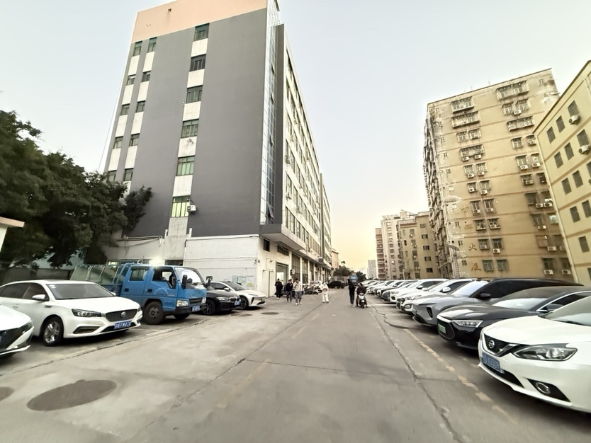 深圳龙华浪口工业园厂房一楼面积300平出租