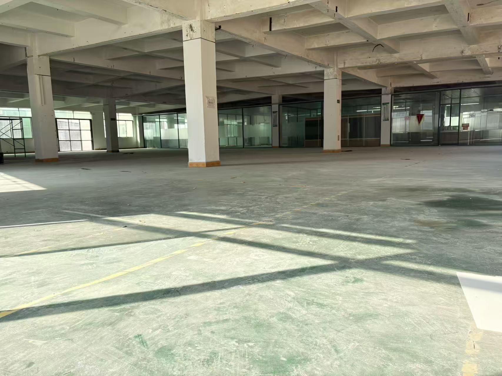 长安镇乌沙358省道旁三层独院3960平带装修,水电厂房出租 长安镇乌沙358省道旁三层独院3960平带装修,水电厂房出租