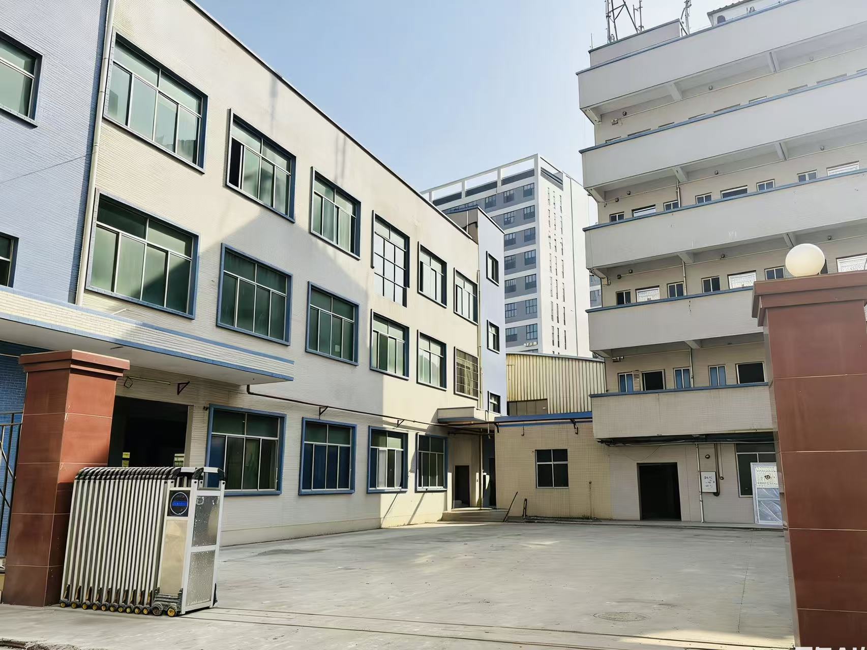 长安镇乌沙358省道旁三层独院3960平带装修,水电厂房出租 长安镇乌沙358省道旁三层独院3960平带装修,水电厂房出租