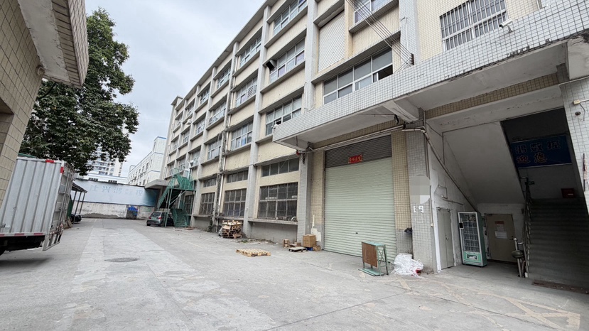 公明上村北环路旁独院厂房3600平米出租