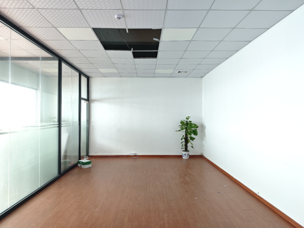 (原房东)石岩北环楼上2200平带装修出租