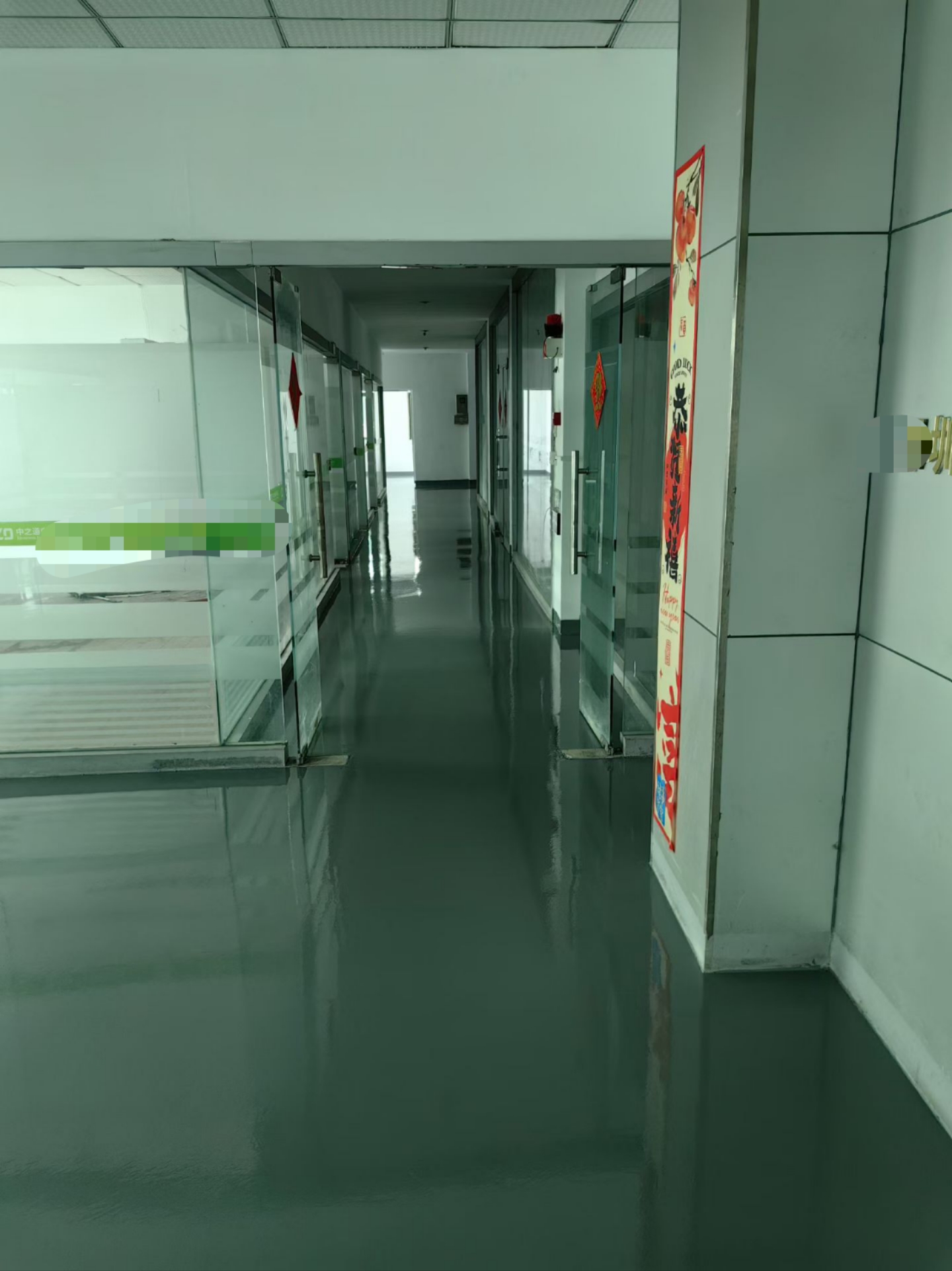 石岩塘头松白路主干道旁原房东三楼整层2000平厂房出租 石岩塘头松白路主干道旁原房东三楼整层2000平厂房出租