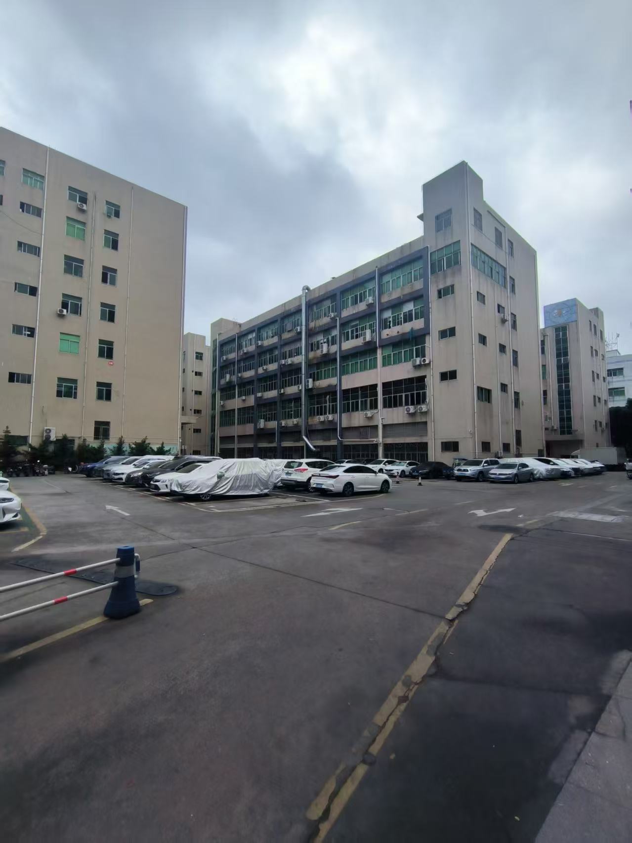 石岩应人石天宝路工业区一楼标准厂房1100平厂房出租