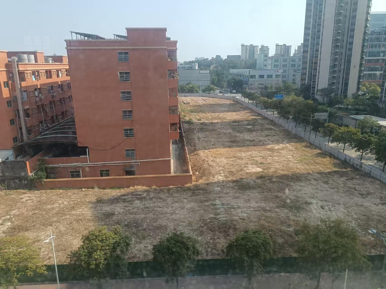 东莞寮步松山湖大道边上空地2300平方