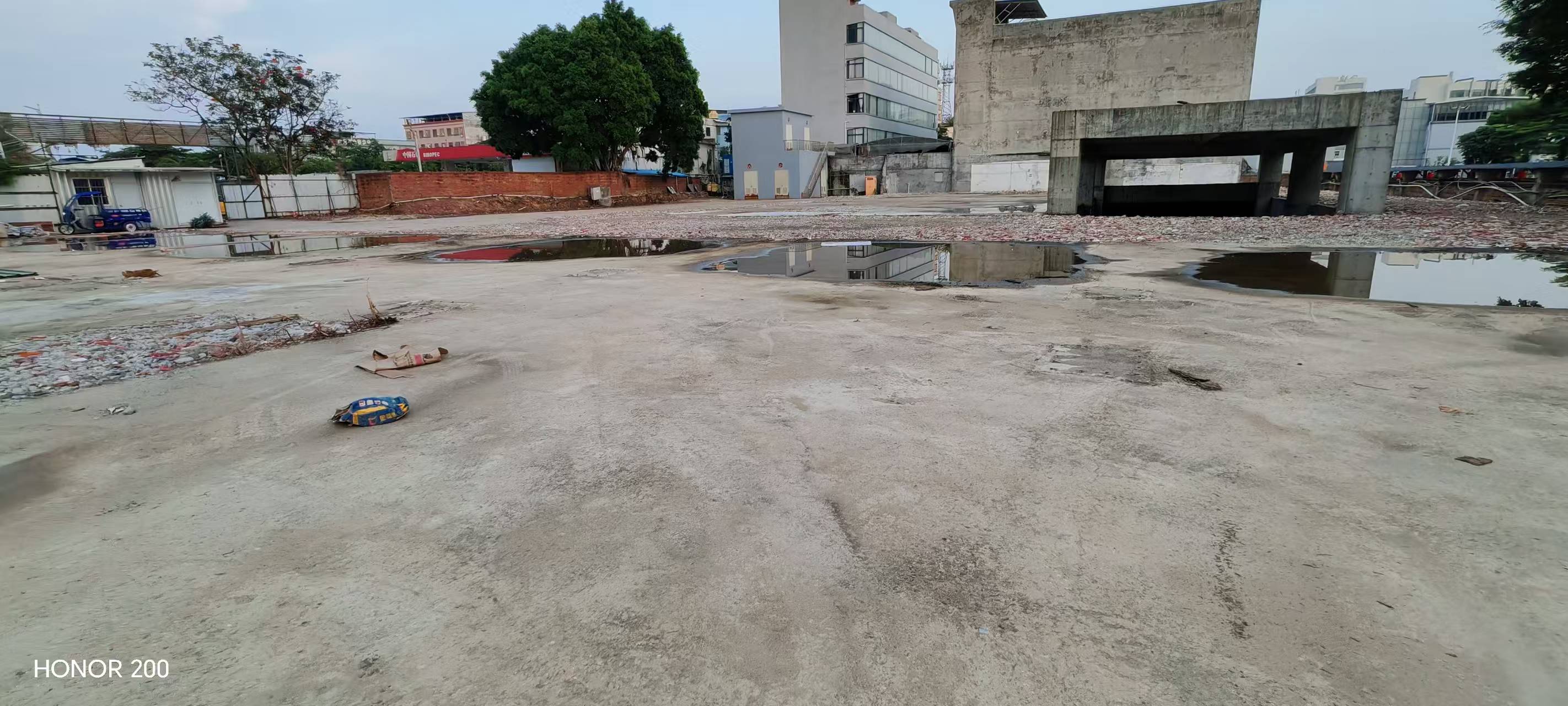 东莞寮步泉塘村，石大路边上空地4500平方