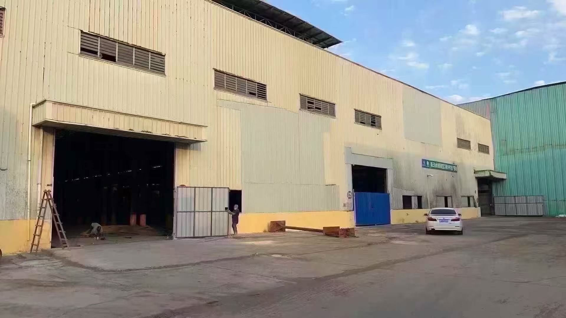 肇庆单层钢结构独院厂房出租面积5000平现成航车免费使用。