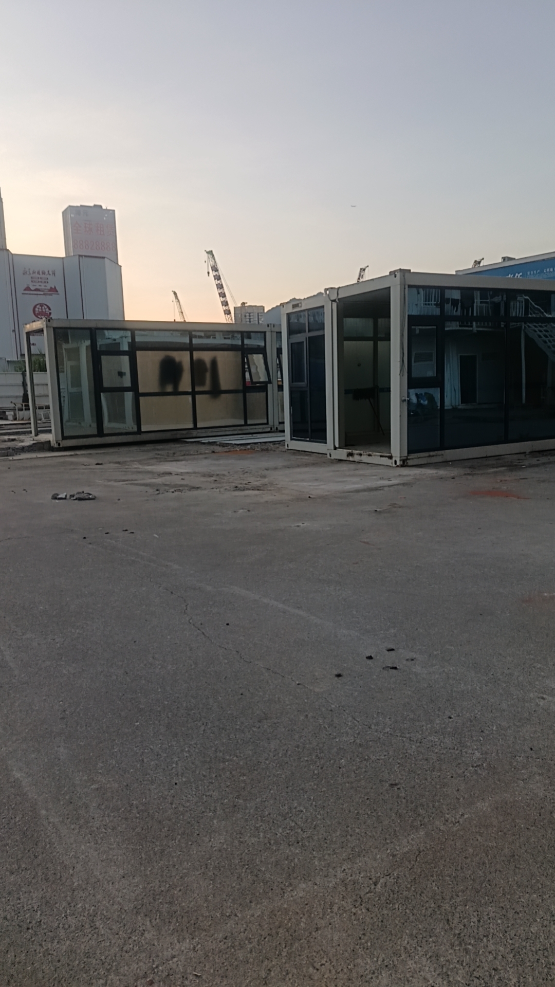 深圳罗湖地铁口地面已硬化
