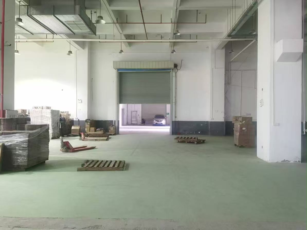 望牛墩原房东标准厂房出租，面积25000方，空地大