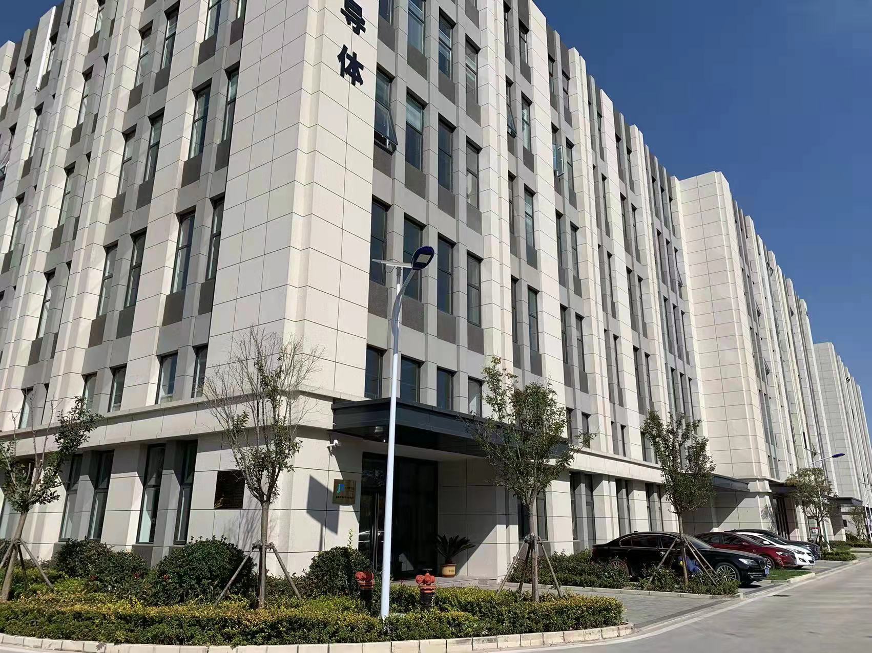高新区联东U谷，办公楼出售，五十年大产权，首付两成