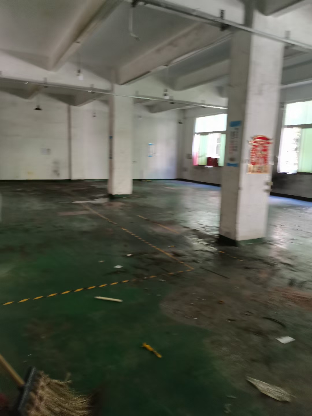 深圳市龙岗区工业园2楼750平